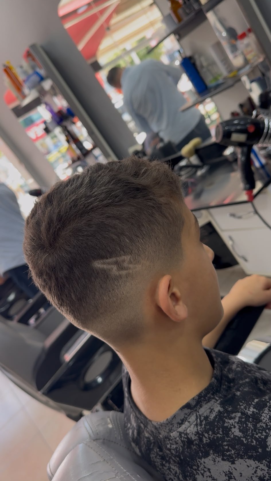 Çocuk fade kesim ve yan tasarım
